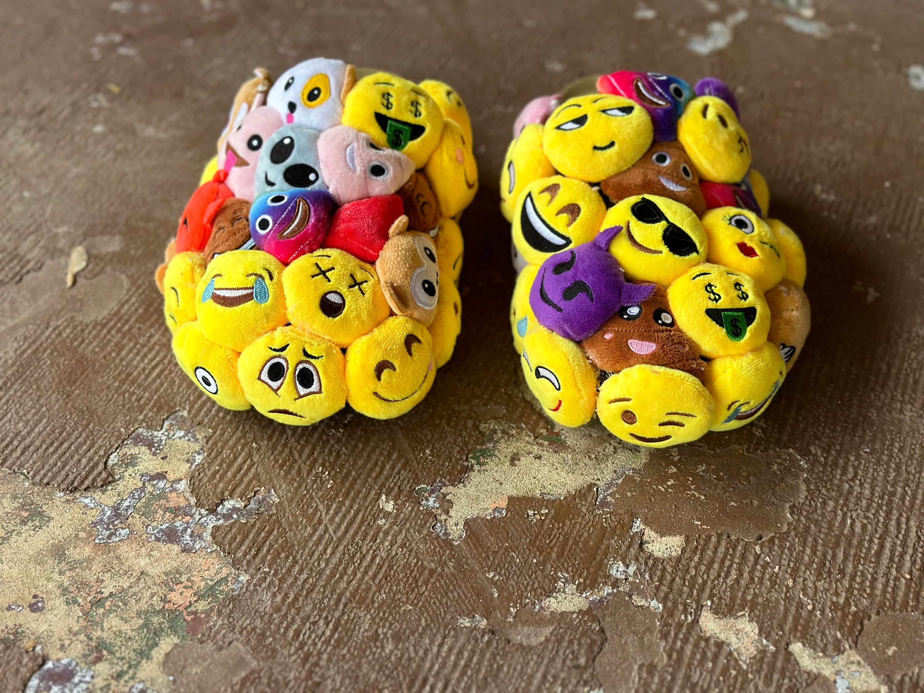 Delaina Made It Emojis Slides ©️