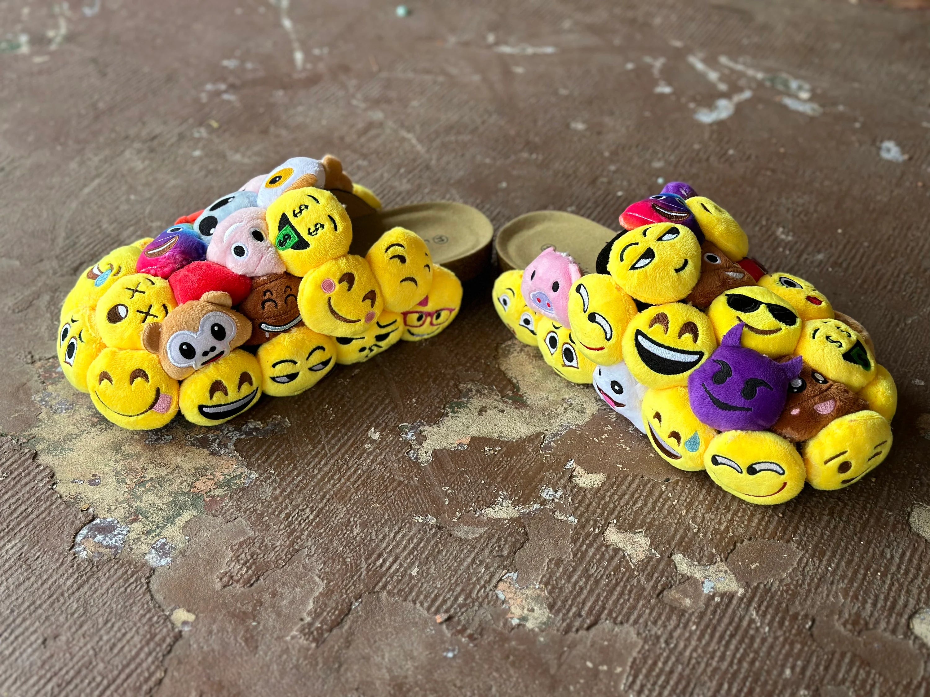 Delaina Made It Emojis Slides ©️